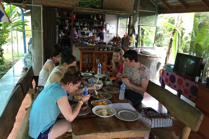 2 days 1 night: Explore Countryside and exclusive Homestay. - Si Lanna National Park Sticky Waterfalls, Then a Night in a Teak House