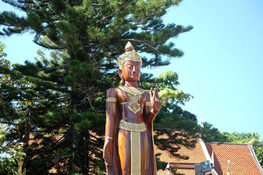 4-Hour Doi Suthep & Hmong Hill Tribe Village from Chiang Mai - What the best guides do with a small-group day