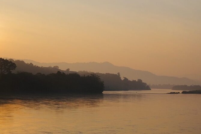 6 Days Golden Triangle Loop from Chiang Mai - Day 6: Karen hill tribe village time and Mae Sariang rural atmosphere