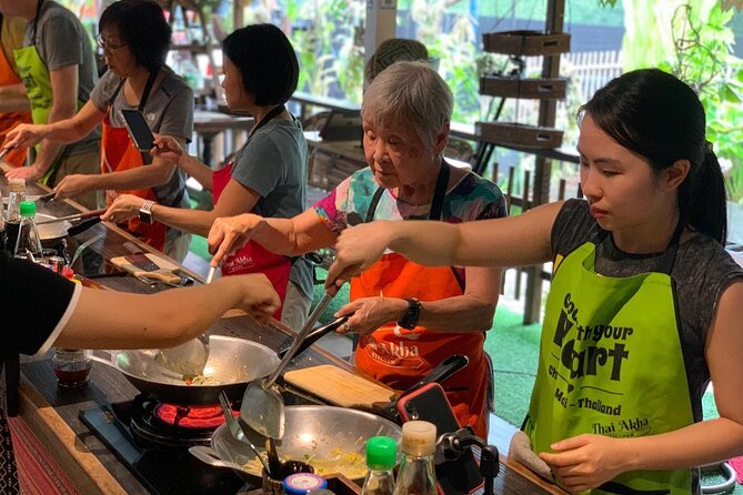 6-Hour Akha Tribe Culture and Cooking Class in Chiang Mai - In the Kitchen: Learning Thai and Akha Techniques Through 10 Dishes