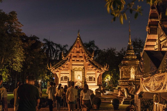A Magical Evening in Chiang Mai: Private City Tour - Wat Phan Tao: the contrast between old center and temple style