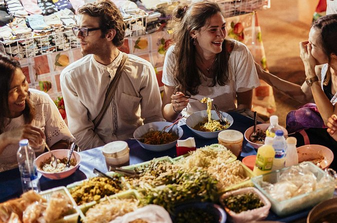 A Magical Evening in Chiang Mai: Private City Tour - Warorot (Kad Luang) Market: the best part for eating and people-watching