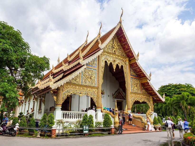 Chiang Mai: 3 Hour Old City and Temples Guided Walking Tour - Key Things You’ll Notice on This Walk