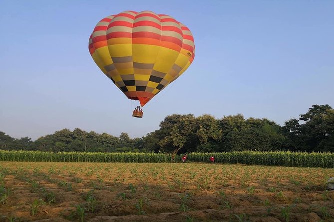 Chiang Mai Balloon Adventure: Classic Basket Balloon Ride - Scenic stops on the drive: gardens, San Sai, and a King Kuena temple