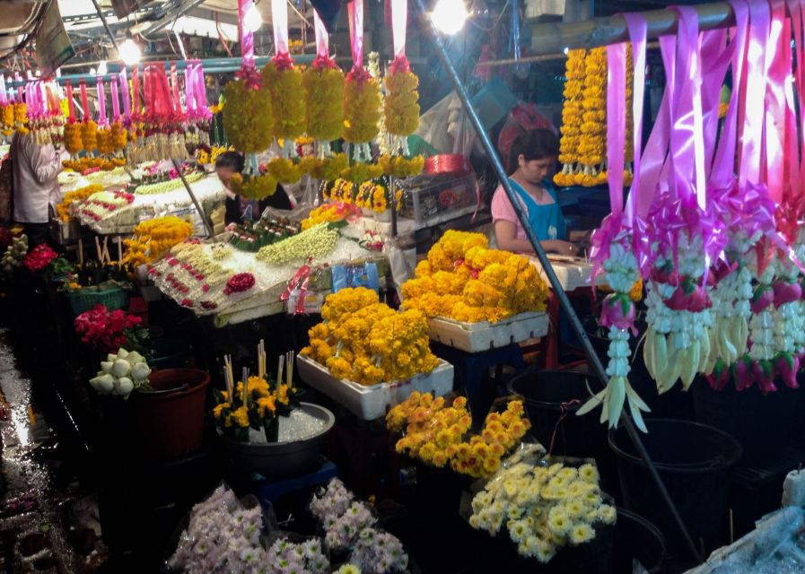 Chiang Mai: Chiang Mai Bar Hopping Guided Night Tour - Ton Goom Riverfront and The Riverside Bar, the payoff zone