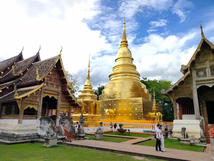 Chiang Mai: Chiang Mai Old City Twilight Walking Tour - Key highlights worth your attention