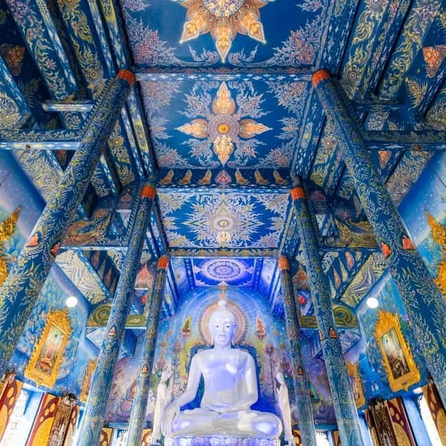 Chiang Mai: Chiang Rai Famous Temples & Hot Springs Day Trip - Pickup, van seats, and how to avoid the worst-case scenario