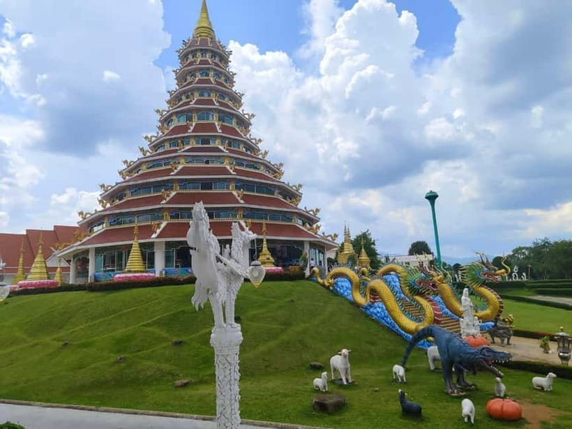 Chiang Mai: Chiang Rai Red, White, and Blue Temples day tour - Key points to know before you go