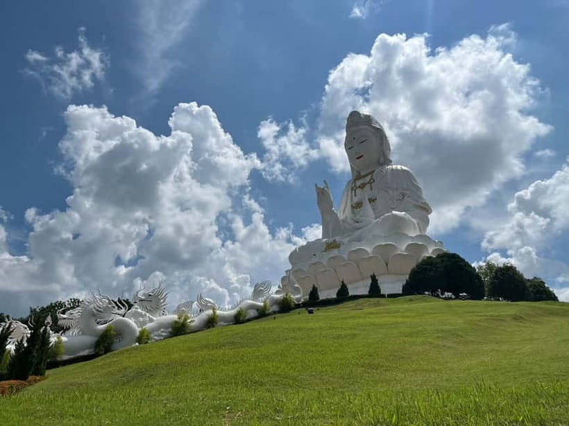 Chiang Mai: Chiang Rai Red, White, and Blue Temples day tour - How a 12-hour Chiang Rai circuit really works from Chiang Mai