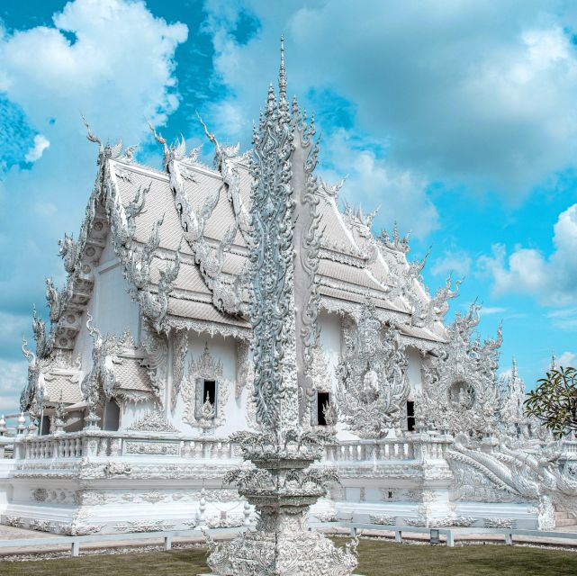 Chiang Mai: Chiang Rai Temples & Black House Discovery Tour - Temple etiquette and comfort rules you’ll thank yourself for