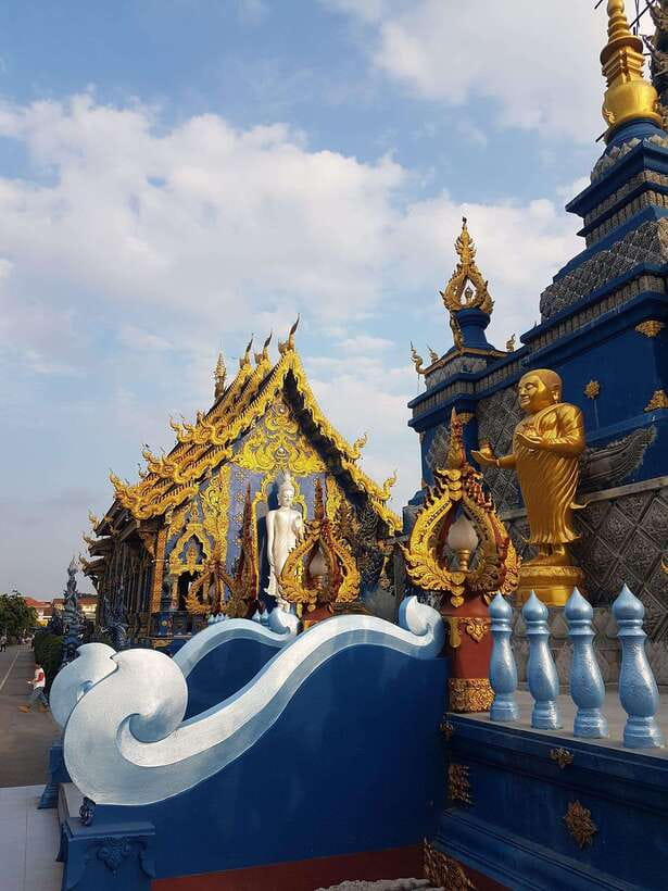 Chiang Mai> Chiang Rai Temples(White/Red/Blue) Day Tour - Wat Rong Suea Ten Blue Temple, Dancing Tiger Color and Murals