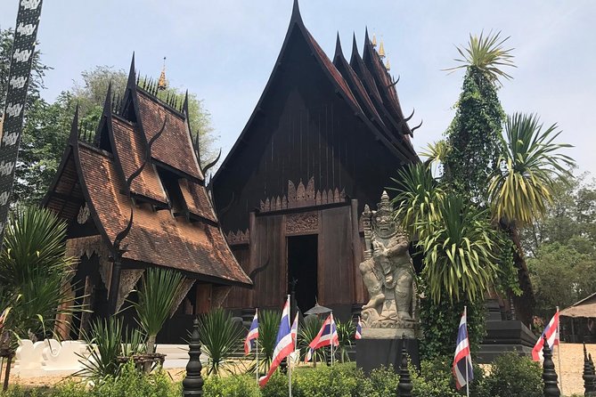 Chiang Mai-Chiang Rai:White+Black+Blue Temple+Golden Triangle+Boat Trip - How the day moves: pickup, group size, and the early start reality