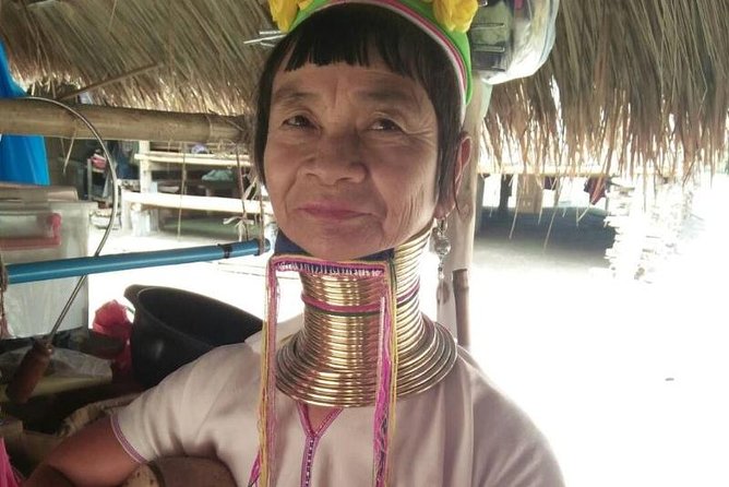 Chiang Mai-Chiang Rai:White-Black-Blue Temple-Golden Triangle-Keren-Boat Trip - Price and what you actually get for around $79.84