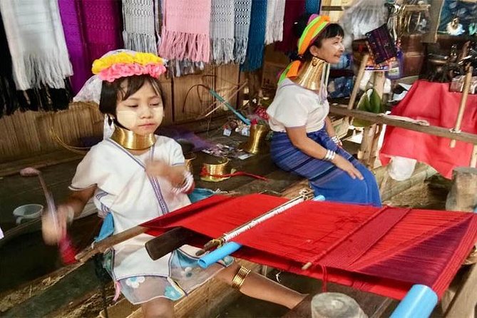 Chiang Mai-Chiang Rai: White Temple-Black Museum-Blue Temple - Mae Khachan hot spring stop: the break your legs will thank you for