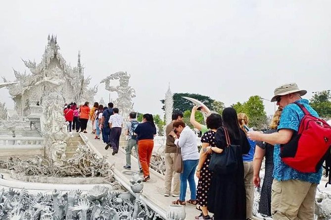 Chiang Mai-Chiang Rai: White Temple-Blue Temple-Lalita Cafe - Longneck Karen Village add-on: a tourist visit where you should think first