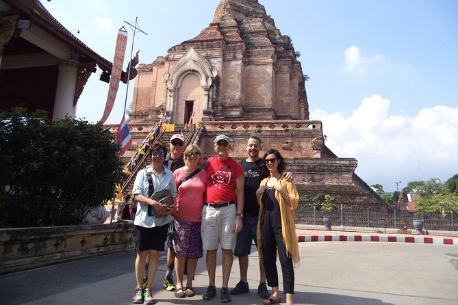 Chiang Mai City Culture Half-Day Cycling Tour - Wat Phra Singh: A Holiest Place on a Tight Schedule