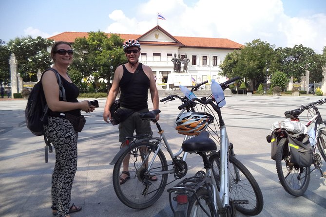 Chiang Mai City Culture Half-Day Cycling Tour - Local Crafts Moment: Silversmith Stop