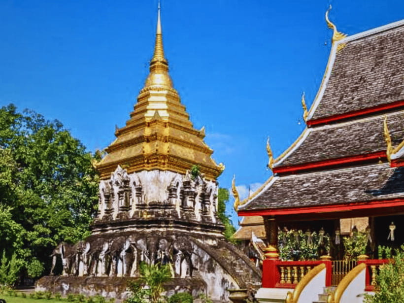 Chiang Mai: City Sightseeing Tour by Tuk Tuk - Wat Lok Moli: A More Relaxed Temple Break Inside the City Loop