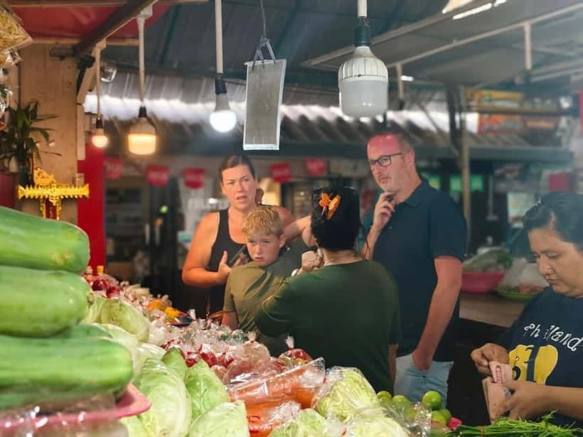 Chiang Mai : Cook in Farm, Market tour & Go by a Local Train - Lamphun’s oldest market: herbs you will recognize in your food