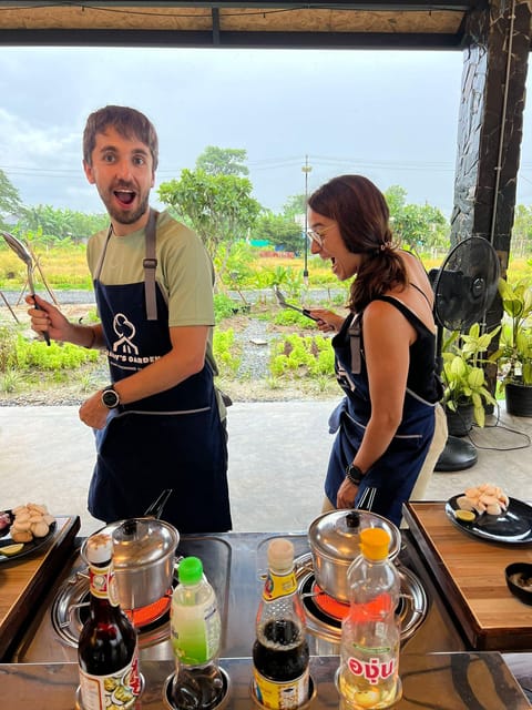 Chiang Mai Cooking Class - Old Town Pickup To Market Stop: How the Class Gets Rolling