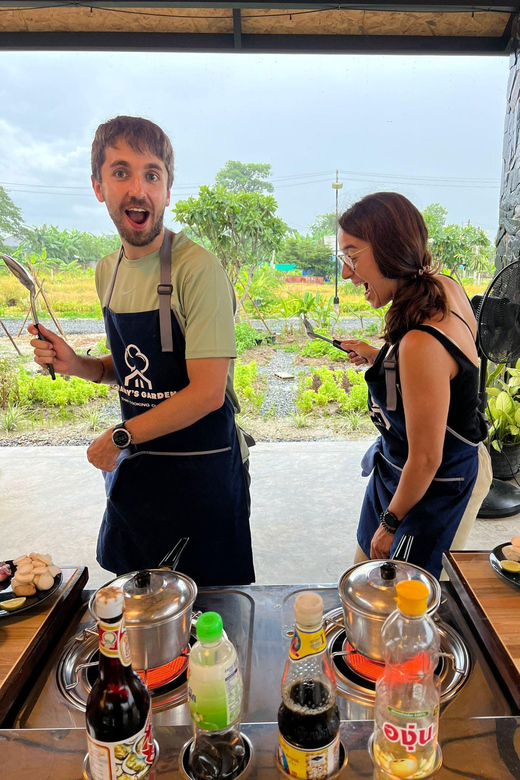 Chiang Mai Cooking Class - Vegetable Market Walk: Learning Ingredients Before Heat Hits
