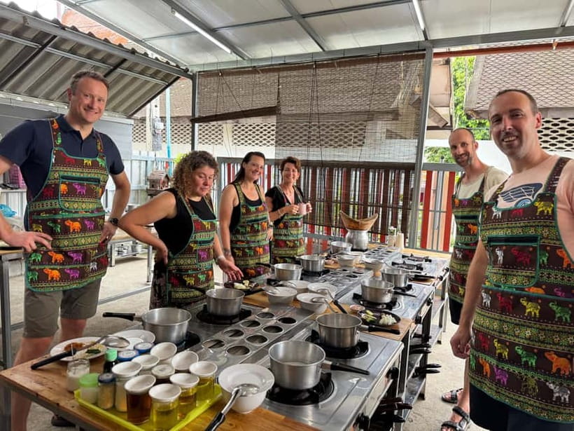 Chiang Mai: Cooking Class with Market and Pickup - What You’ll Cook and Eat: From Curry Paste to Mango Sticky Rice