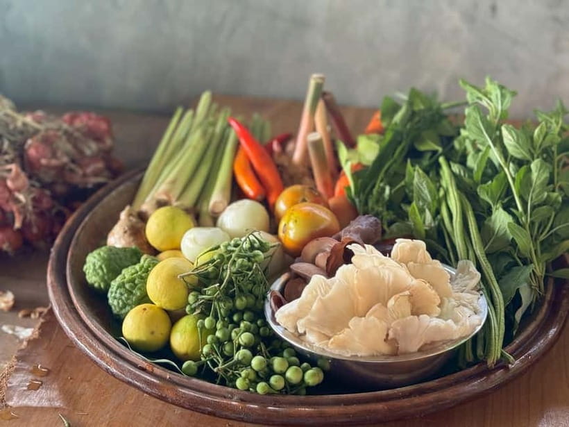 Chiang Mai: Cooking Class with Market and Pickup - Daddy’s Kitchen Setup: Family-Style Energy, Organized Cooking Stations