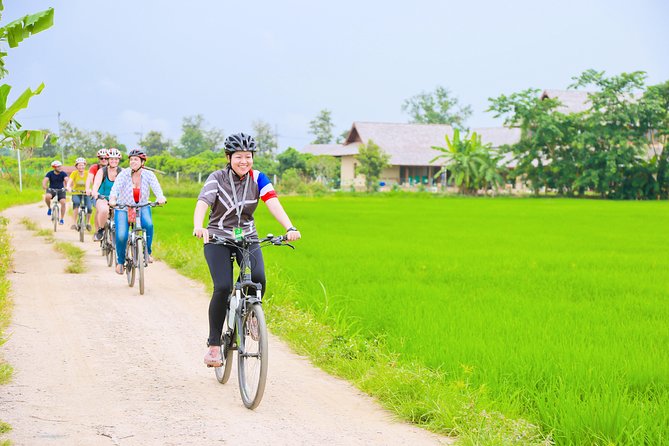 Chiang Mai Countryside Guided Bike Tour - Lamphun by rail, then Wat Phra That Hariphunchai’s golden chedi