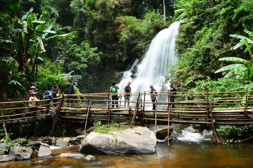 Chiang Mai: Doi Inthanon Trip with Pha Dok Siew Guided Trek - Wachirathan Waterfall: the best photos come with the right expectations