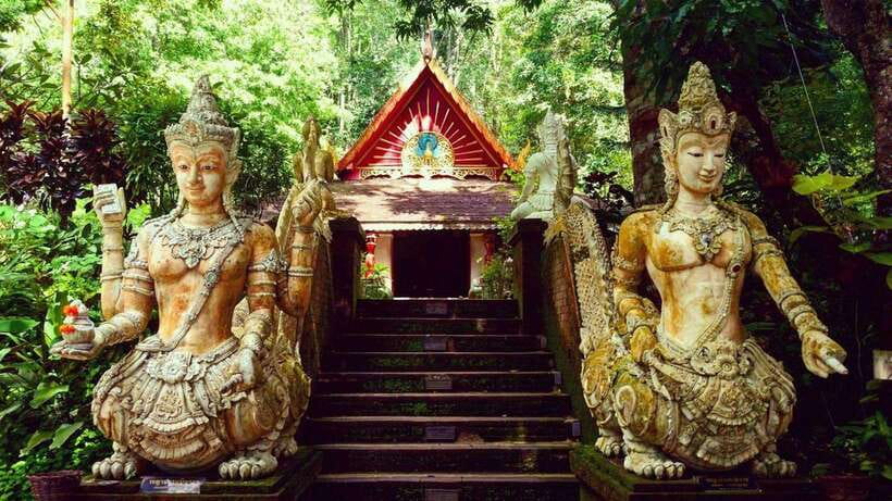 Chiang Mai: Doi Suthep and Wat Pha Lat Temple Evening Tour - Wat Phra That Doi Suthep: The Golden Chedi and the Big Stair Test