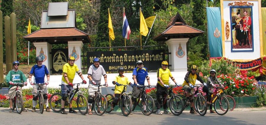 Chiang Mai: Doi Suthep National Park Leisure Hiking & Biking - From Chiang Mai pickup to the pro-shop setup
