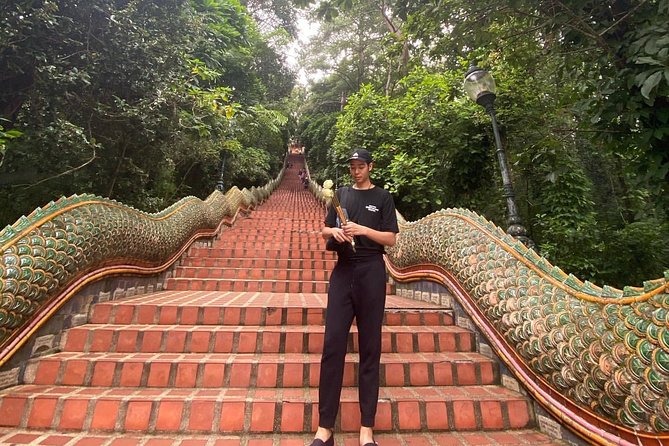 Chiang Mai Doi Suthep Temple and Sticky Waterfall Tour (Private & All-Inclusive) - Tha Phae Gate, Suan Dok, and managing the old city heat