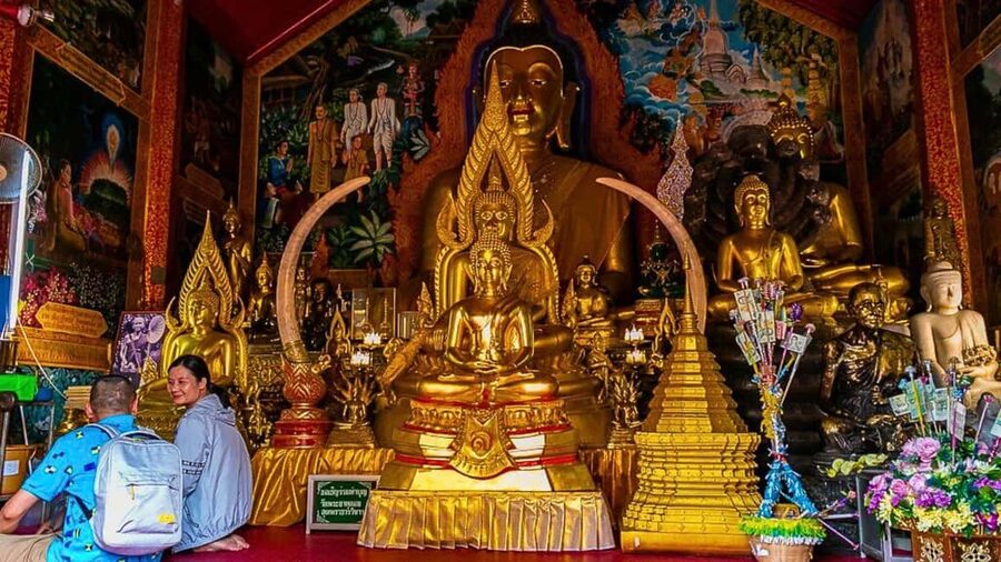 Chiang Mai: Doi Suthep Temple & Hmong Hill Tribe Culture - What to wear and how to act at the temple and village
