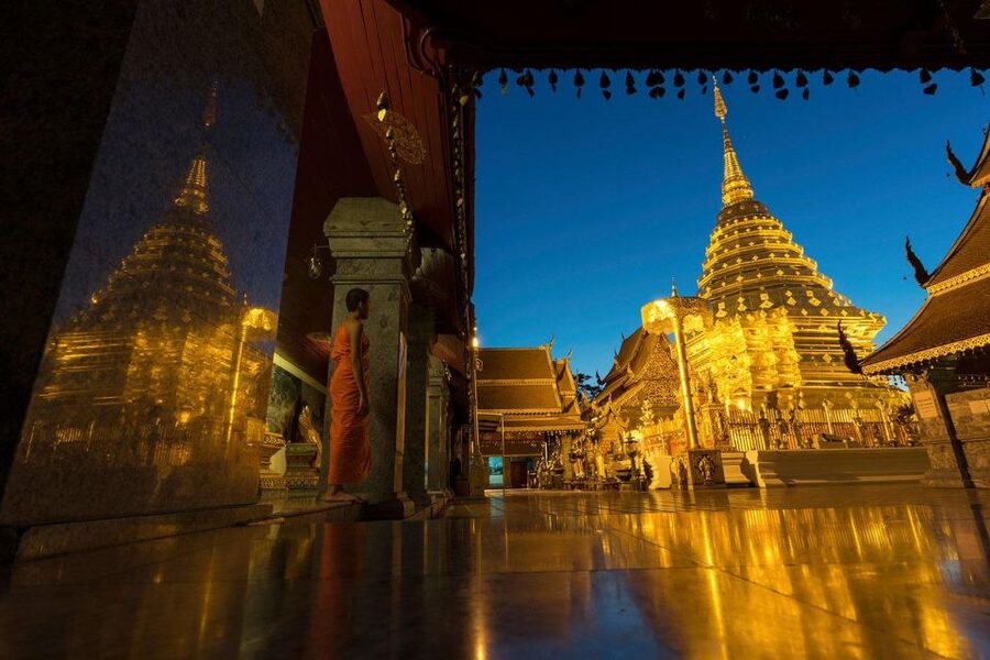 Chiang Mai: Doi Suthep & Wat Umong Twilight Tour with Pickup - Should you book this Doi Suthep and Wat Umong twilight tour?