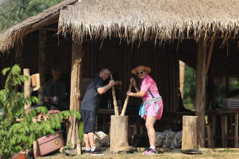 Chiang Mai: Elephant Sanctuary Bamboo Raft & Padthai Cooking - What to bring for a day that includes elephants and being wet
