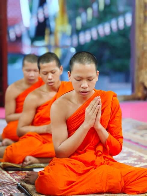 Chiang Mai: Evening Chanting & Meditation - Wat Chai Sri Phoom after dark, and why it matters