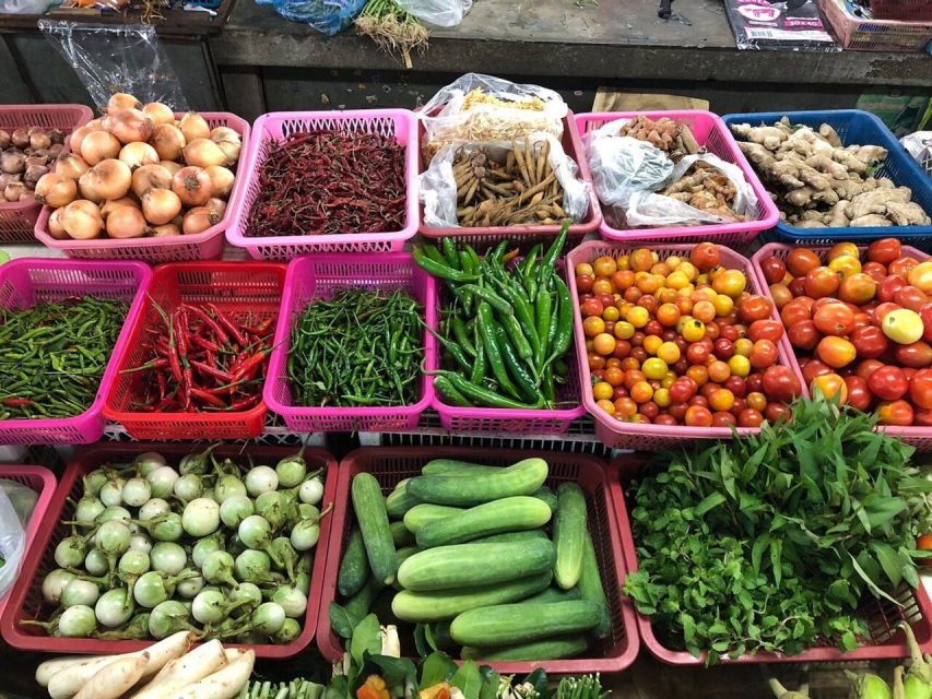 Chiang Mai: Evening Cooking Class and Local Market Visit - Air-Conditioned Kitchen, English Instructors, and Smooth Flow