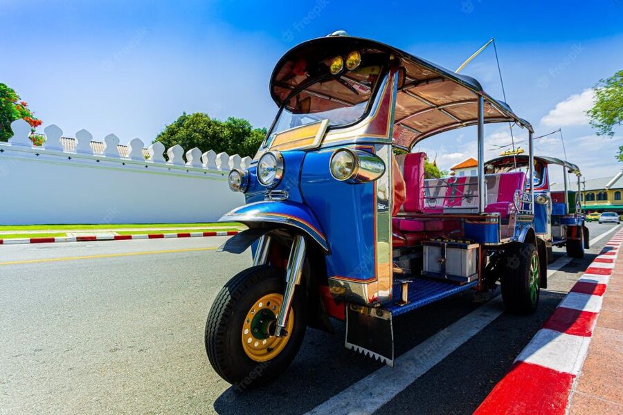 Chiang Mai: Exploration of Old City by Private Tuk-Tuk - Wat Sri Suphan, the Silver Temple: Craft You Can See
