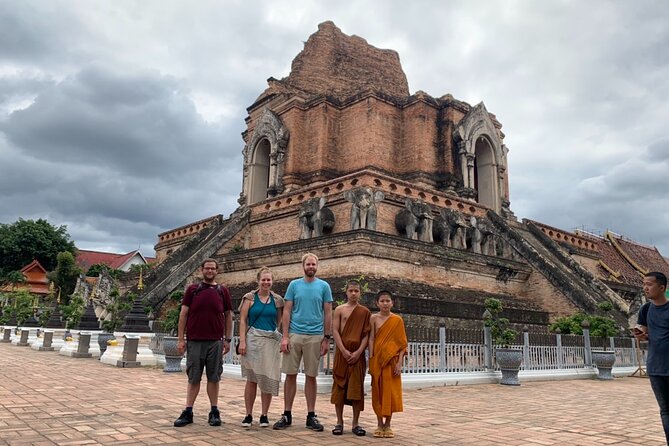 Chiang mai Foodies and Historic Walk - Walking pace and what to wear so you stay comfortable