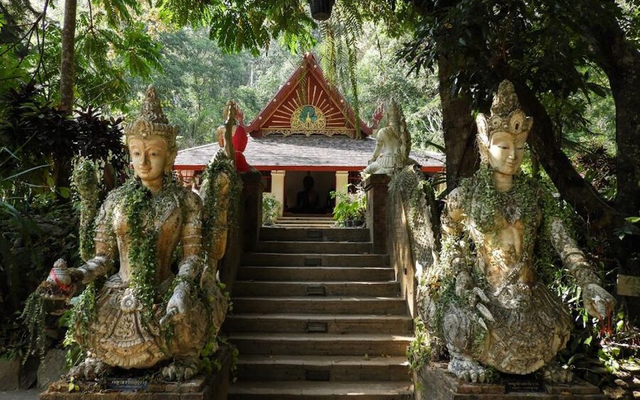Chiang Mai: Half day Doi Suthep and Meo Village - What the guide adds, and why the small group matters