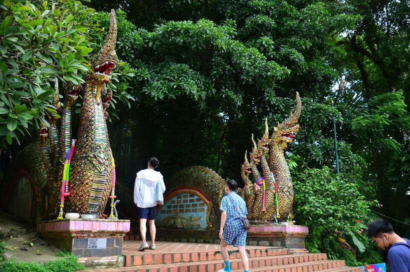 Chiang Mai: Hike on Monk’s Trail and Doi Suthep Private Tour - Monk’s Trail hike to Wat Pha Lat, the reason this tour works