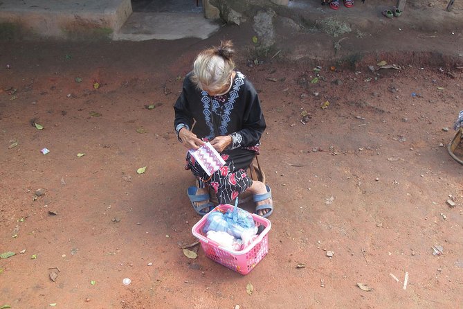 Chiang Mai : Hill Tribe Ways & Evening Chanting at Doi Suthep Temple Small Group - The Temple Climb and Wat Phra That Doi Suthep Evening Ceremony