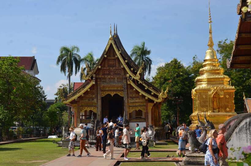 Chiang Mai: Historic Temples and City Guided Walking Tour - Key Reasons This Walk Works