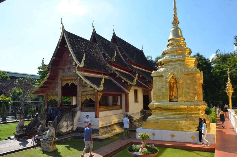 Chiang Mai: Historic Temples and City Guided Walking Tour - Wat Chedi Luang Ruins: The Chedi and the Buddha Inside