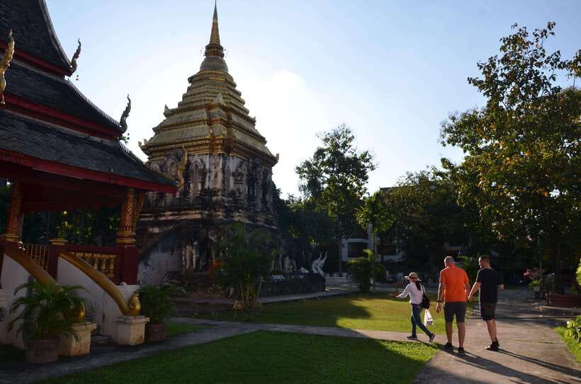 Chiang Mai: Historic Temples and City Guided Walking Tour - Meeting at Wat Chiang Man, Then Getting Temple-Ready Fast