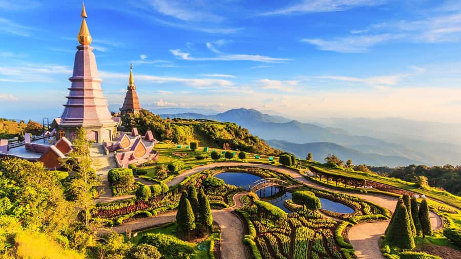 Chiang Mai: Kew Mae Pan Nature Trail & Doi Inthanon Day Trip - King and Queen Pagodas plus the Hmong market