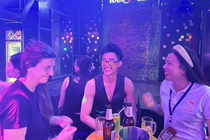 Chiang Mai: Ladyboy Cabaret – Stories, Dinner and Sparkle - Chiang Mai Night Bazaar dinner, plus stories that give the city meaning