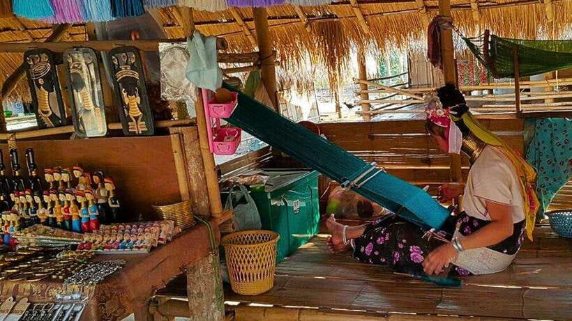 Chiang Mai: Lalita Cafe & White, Blue, Big Buddha Temples - Thai buffet lunch, what to expect and how to stay comfortable