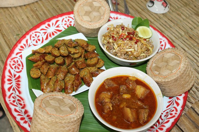 Chiang Mai Lanna Northern Thai Cooking Experience with Locals - Pickup included, then you head out like a local