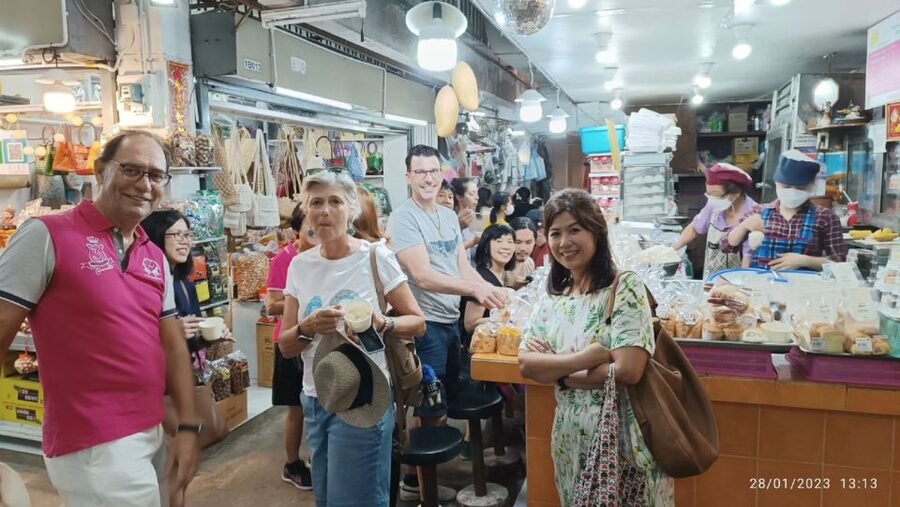 Chiang Mai: Local Food and Markets Guided Walking Tour - Key things to know before you start